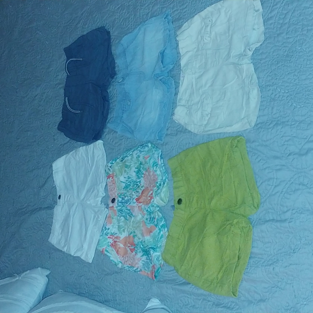 Bundle of 6 toddler girl short pants. Size 5t